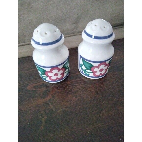 Pfaltzgraff Arbor Vine Salt and Pepper Shakers - Picture 1 of 3